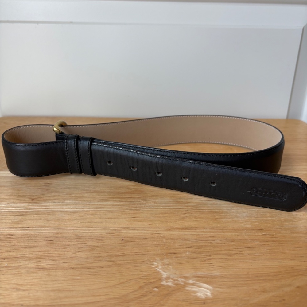 Coach Womens Minimalist Buckle Belt Brass Gold Tone Leather Black Size Medium - Picture 2 of 4